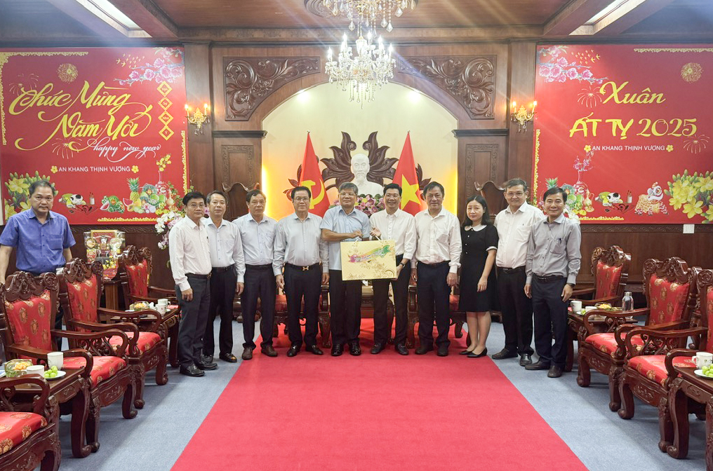Lãnh đạo VRG chúc Tết tỉnh Tây Ninh